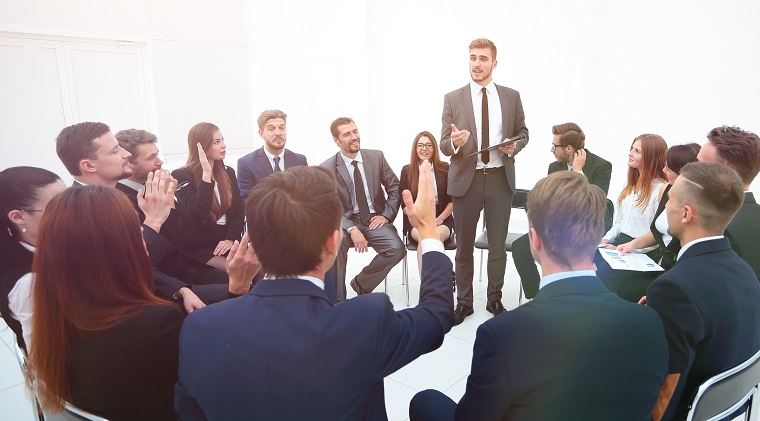 企業(yè)管理培訓經典20：何把握與人溝通的技巧？